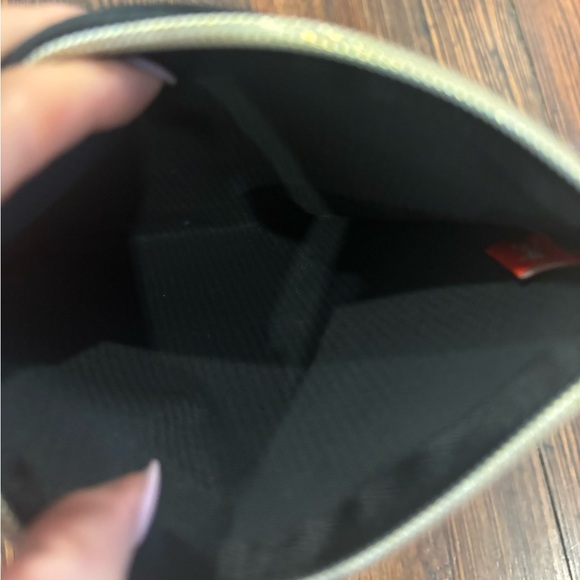 Disney Official Pair Of Mickey Travel Pouch Detachable Wristlets NWOT - Picture 4 of 5